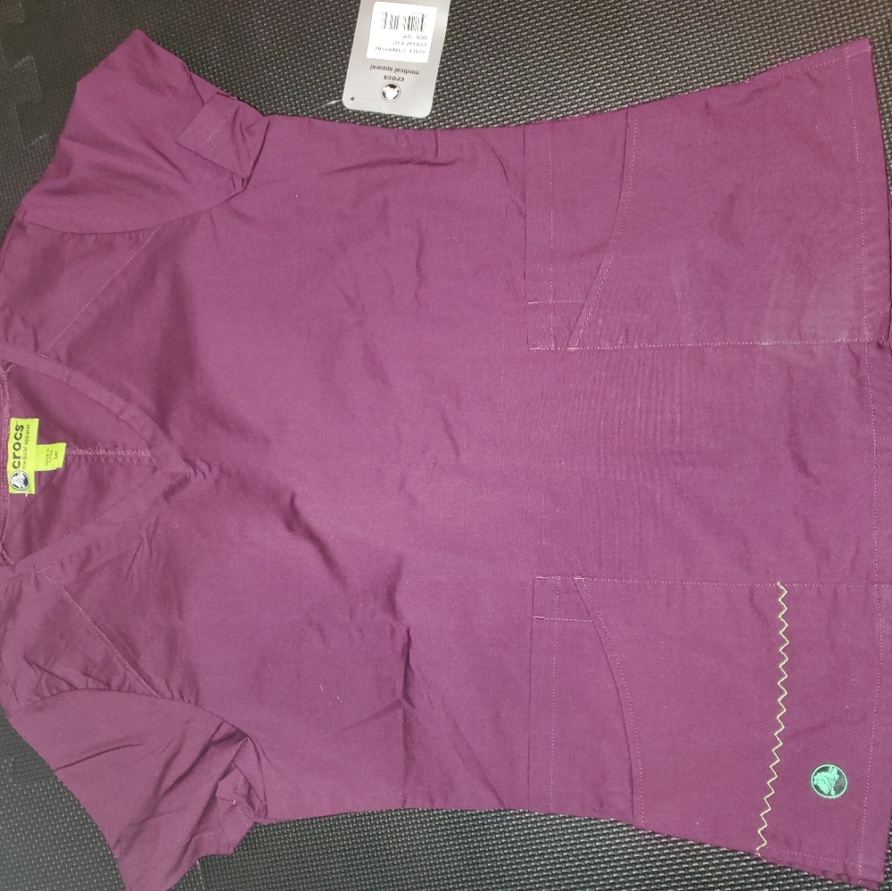 New with tag crocs women dark purple scrub top size S